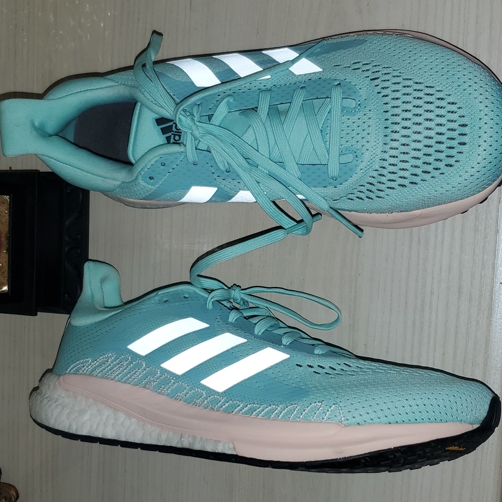 SOLD☆Adidas solar glide  athletic shoes. NWOT - Picture 4 of 9